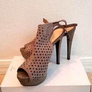 Grey Jessica Simpson 7.5 heels